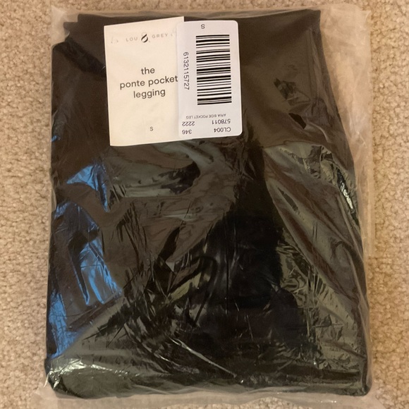 Make N Offer ‼️NWT LOFT / Lou & Grey Side Pocket Leggings - Black - UNOPENED - Picture 4 of 4